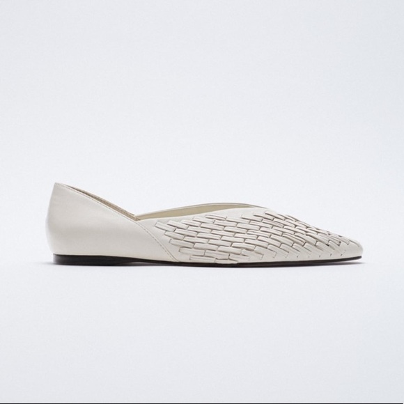Zara Shoes - NWT. Zara Ecru Leather Ballet Flats. Size 9.